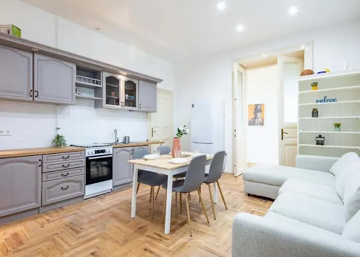 Apartamento Cityscape Budget Summer Flat *