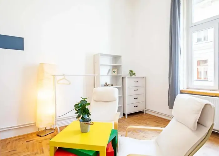 Cityscape Budget Summer Flat
