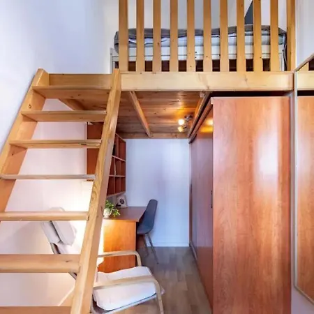 Apartment Cityscape Budget Summer Flat
