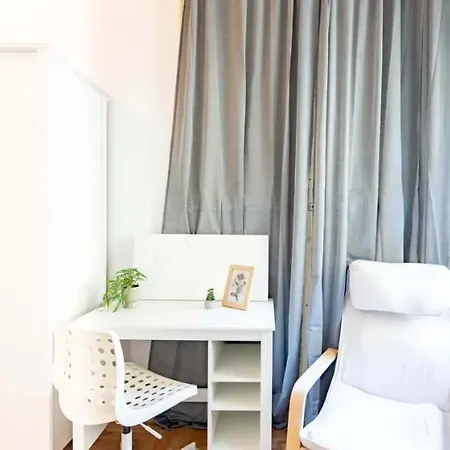Apartment Cityscape Budget Summer Flat