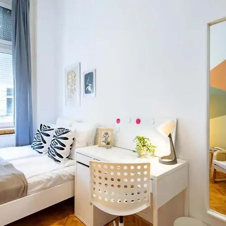 Cityscape Budget Summer Flat Budapest