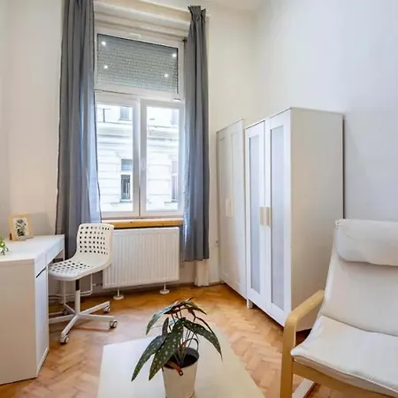 Cityscape Budget Summer Flat * Budapeşte