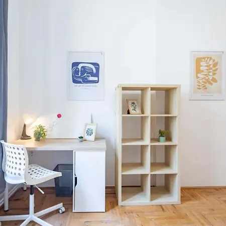 Cityscape Budget Summer Flat