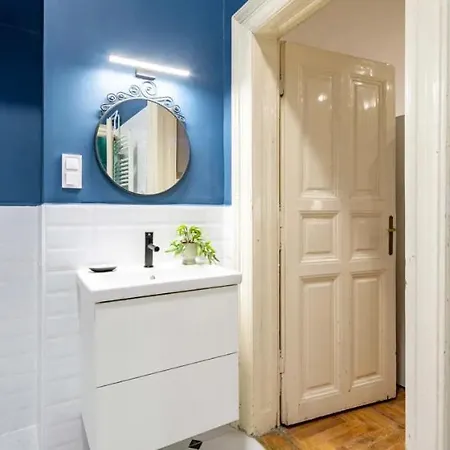 Cityscape Budget Summer Flat Daire *