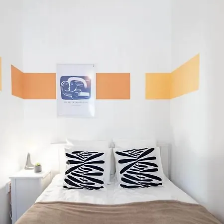 Cityscape Budget Summer Flat *
