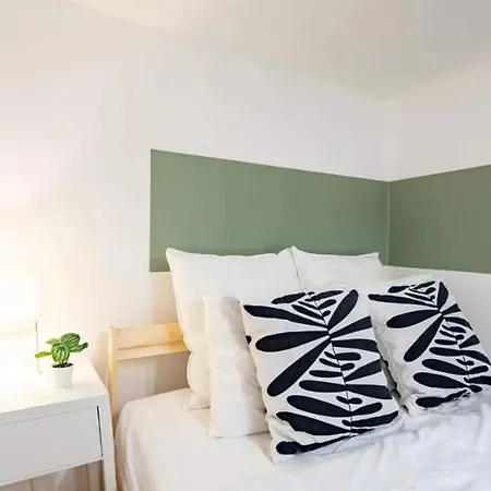 Cityscape Budget Summer Flat Budapest