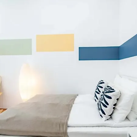 Apartment Cityscape Budget Summer Flat