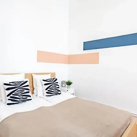 Cityscape Budget Summer Flat Apartment Budapest