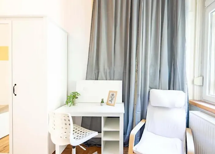 Apartament Cityscape Budget Summer Flat