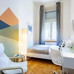 Cityscape Budget Summer Flat Appartement *