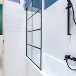 Cityscape Budget Summer Flat Appartement