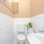 Cityscape Budget Summer Flat *