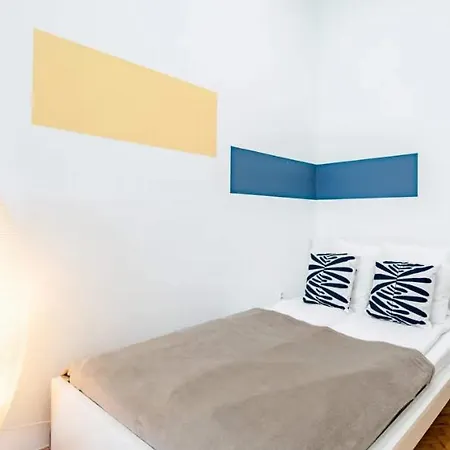 Apartman Cityscape Budget Summer Flat *