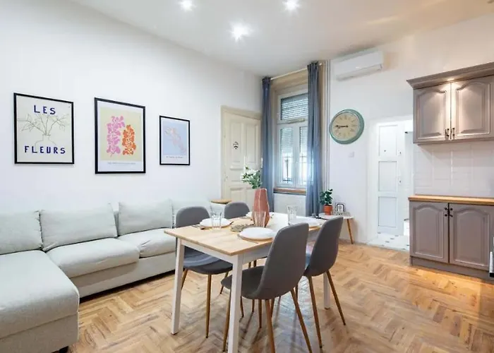 Cityscape Budget Summer Flat Appartamento Budapest