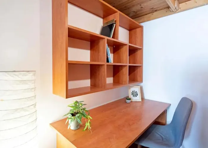 Cityscape Budget Summer Flat *