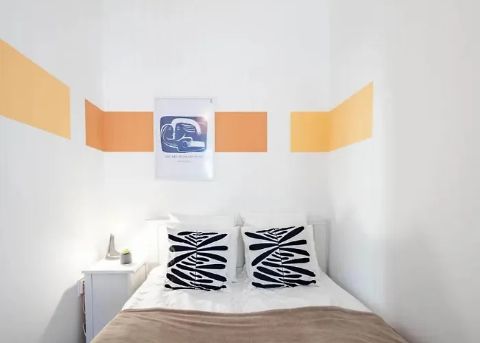 Cityscape Budget Summer Flat *