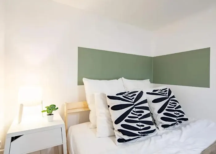 Cityscape Budget Summer Flat Budapest