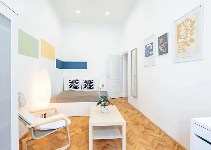 Cityscape Budget Summer Flat Budapešť