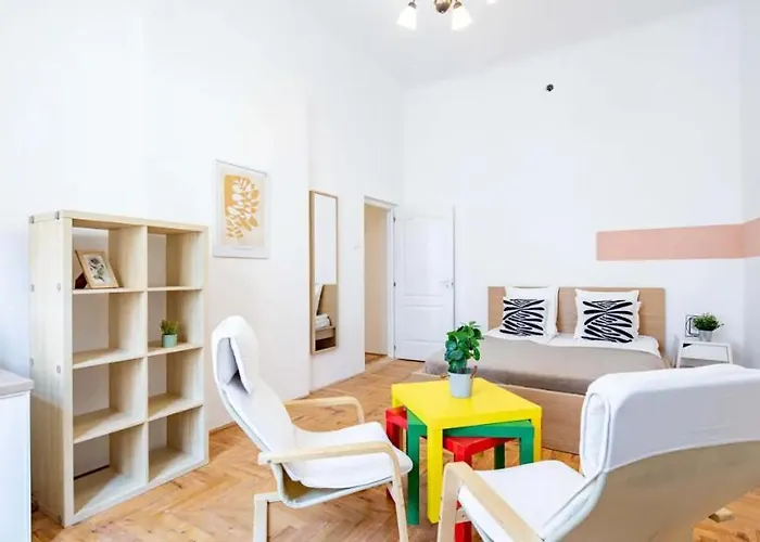 Cityscape Budget Summer Flat